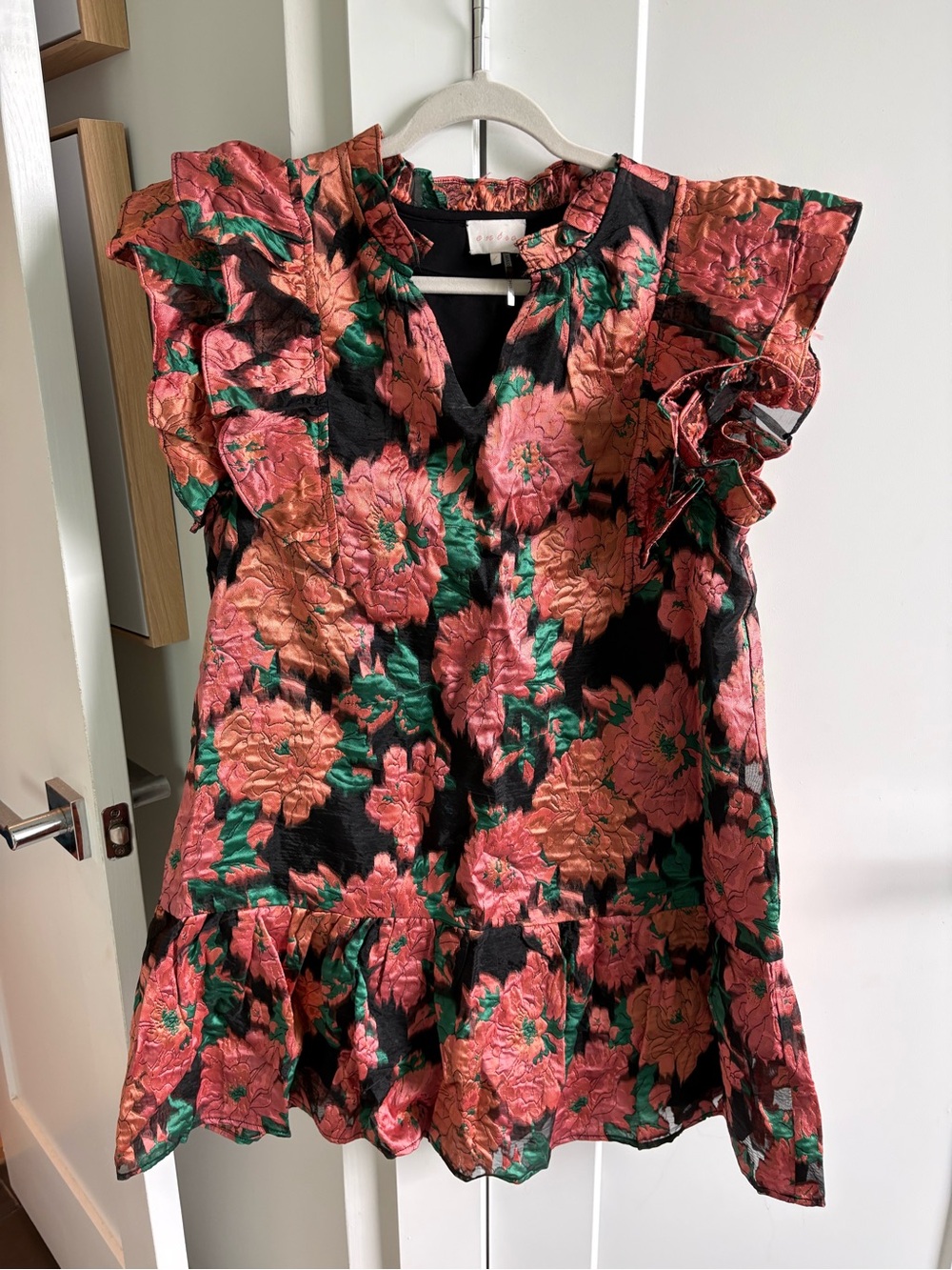 entro Black Floral Ruffle Sleeve Dress